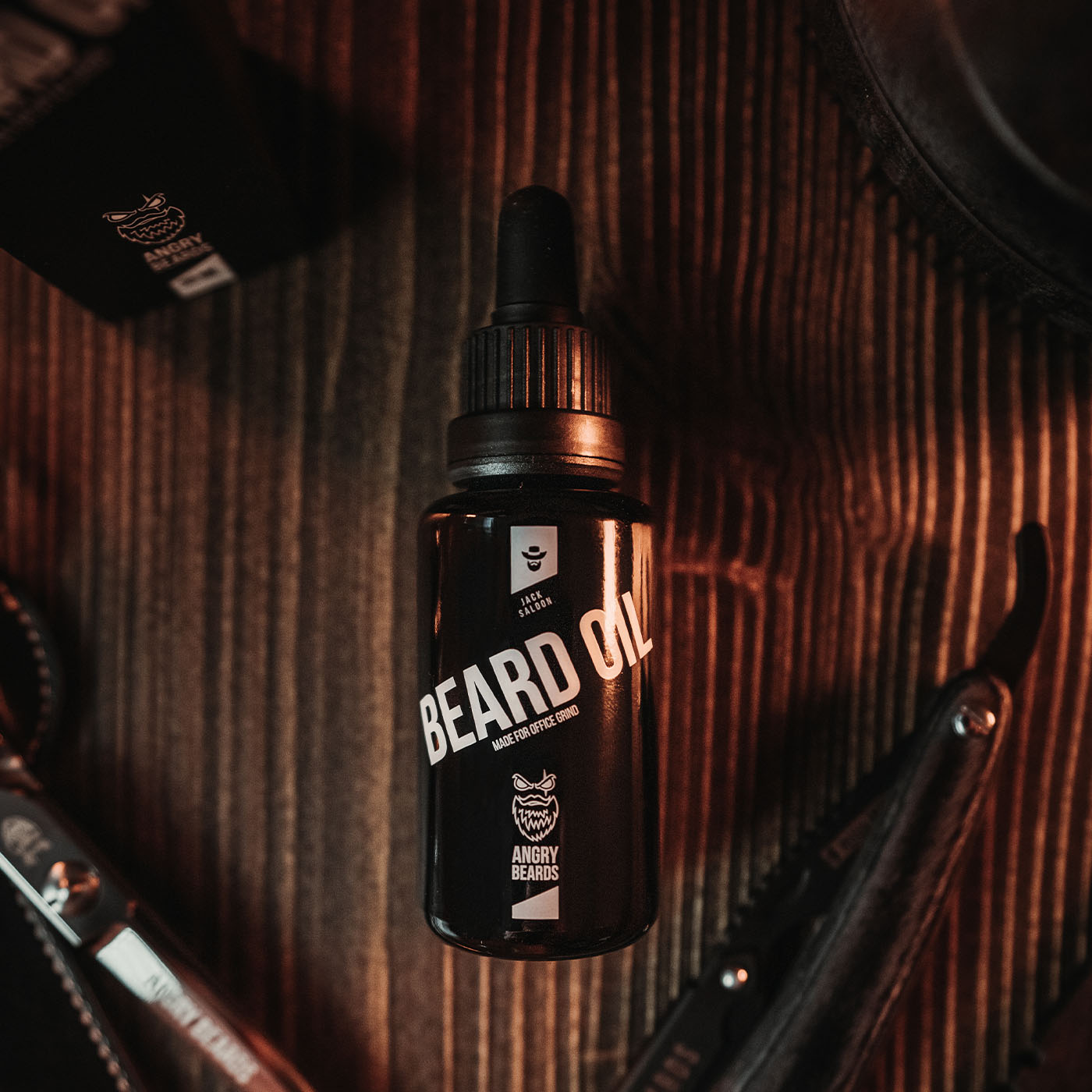 Angry Beards Skjeggolje Jack Saloon 30 ml- Tuxedo.no - Nettbutikk - On Demand Barbers Oslo Norway