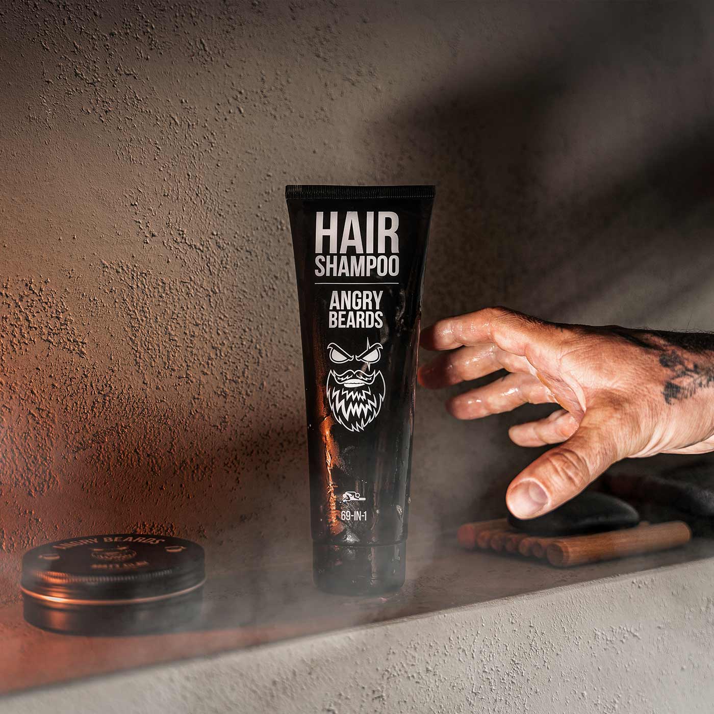 Angry Beards Jack Saloon Hårsjampo 230ml - Tuxedo.no - On Demand Barbers - Nettbutikk Oslo Norway - Barbershop
