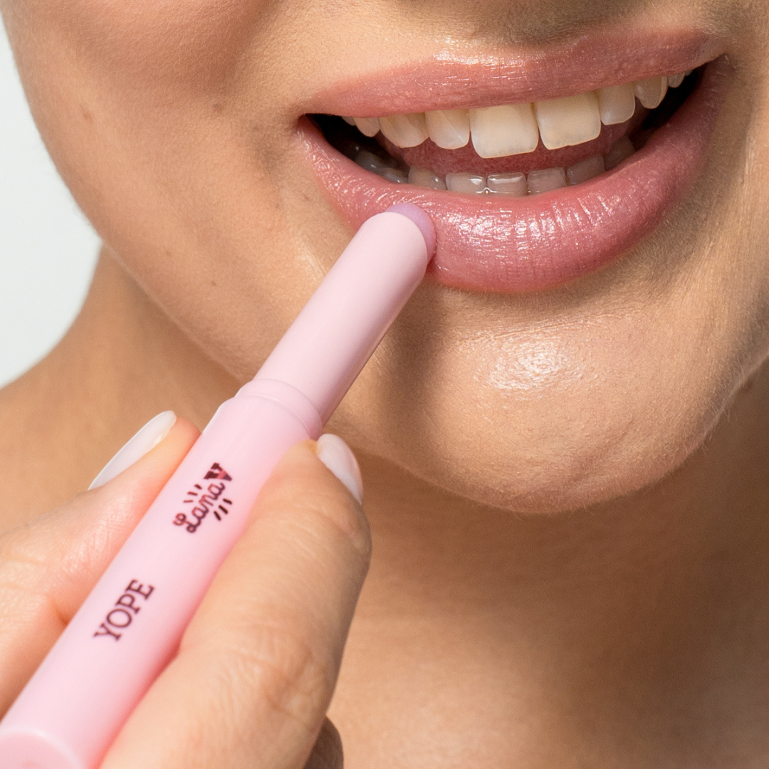 Lana V Pink Stardust - Nawilżający shimmer do ust