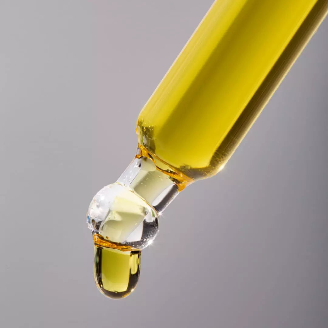 ANTYOKSYDACYJNE SERUM REGENERUJĄCE ODŻYWIENIE I WYGŁADZENIE