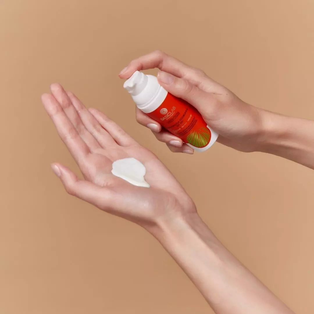 LEKKA EMULSJA OCHRONNA SPF 50+