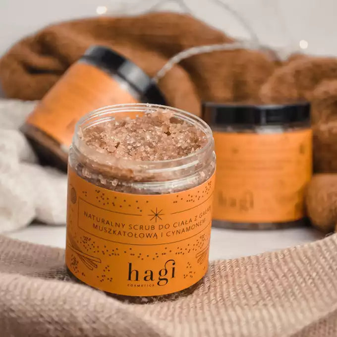 Naturalny scrub do ciała z gałką muszkatołową i cynamonem