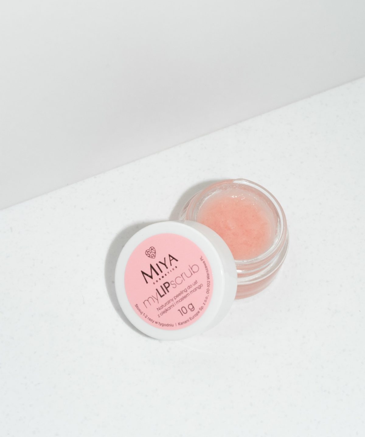 myLIPscrub Naturalny peeling do ust z olejkami i masłem mango