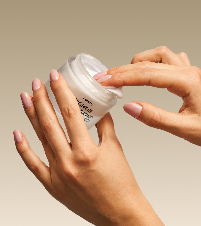 NIGHT.01 wypełniający krem z usieciowanym kwasem hialuronowym i peptydami