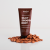 Wygładzająco-nawilżająca maska do ciała w formie peelingu 2 w 1 z 3% betainy SILKY SMOOTH BODY